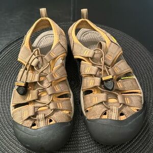 Keen Newport H2 Sandal Size 7